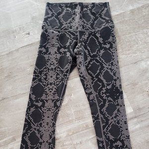Lululemon leggings size 4